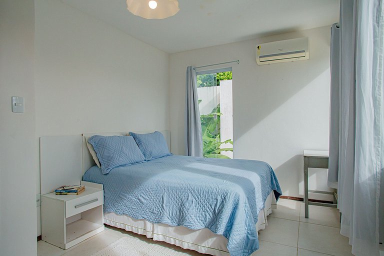 Casa em condominio 2 quartos,cozinha, sala.