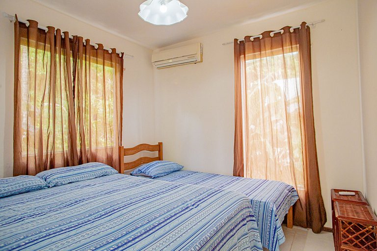 Casa em condominio 2 quartos,cozinha, sala.