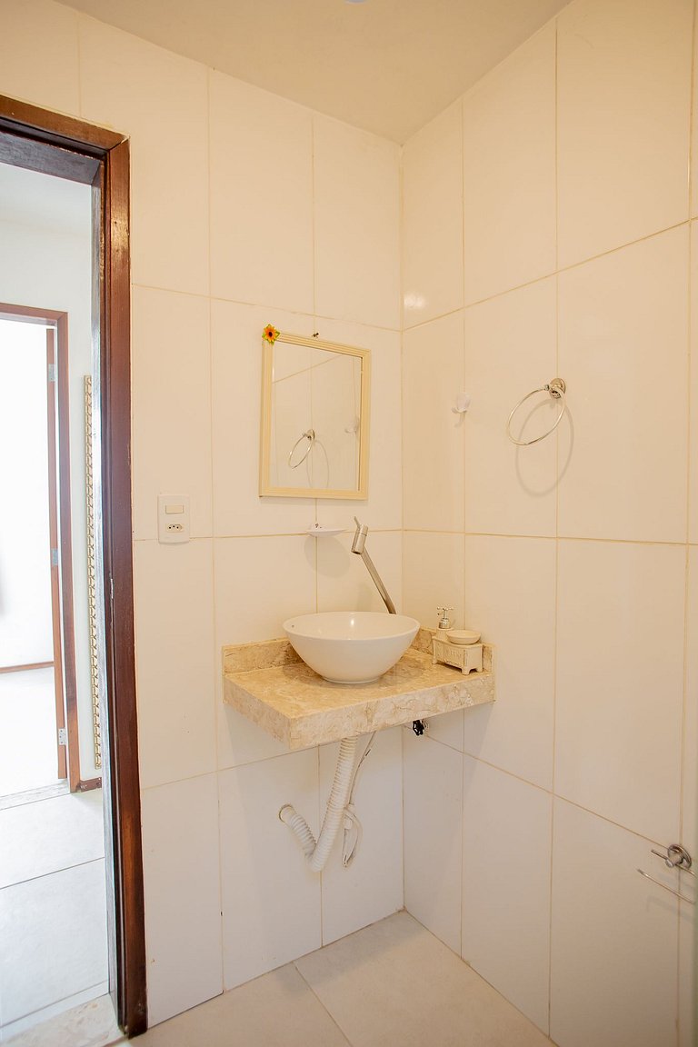 Casa em condominio 2 quartos,cozinha, sala.