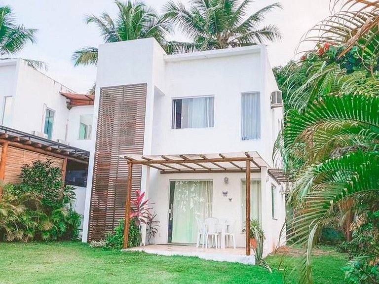 Casa em condominio fechado, com Piscina, Churrasqueira,Wifi,